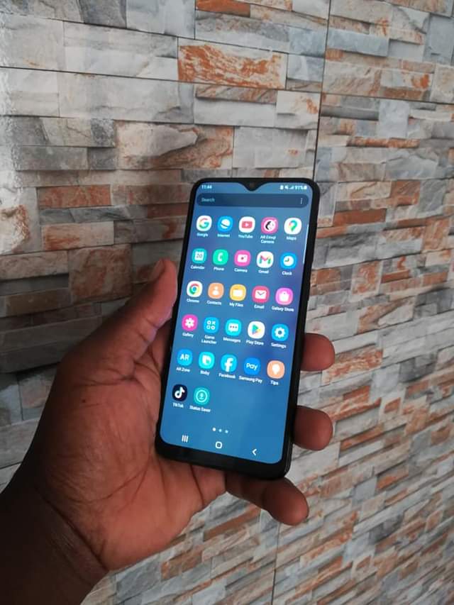 A picture of Samsung galaxy A50 64gb 4gbram. Clean no cracks at just