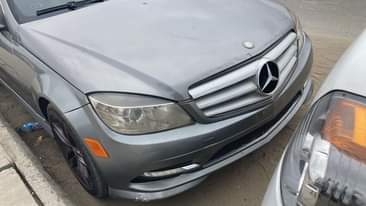 A picture of 2010 model Mercedes Benz 5.8 million first body engine gear