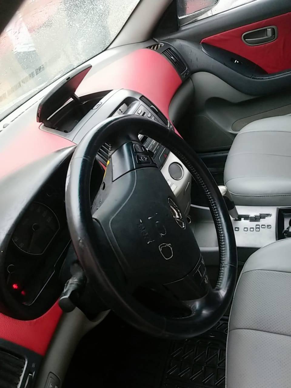 A picture of Hyundai Elantra 2008