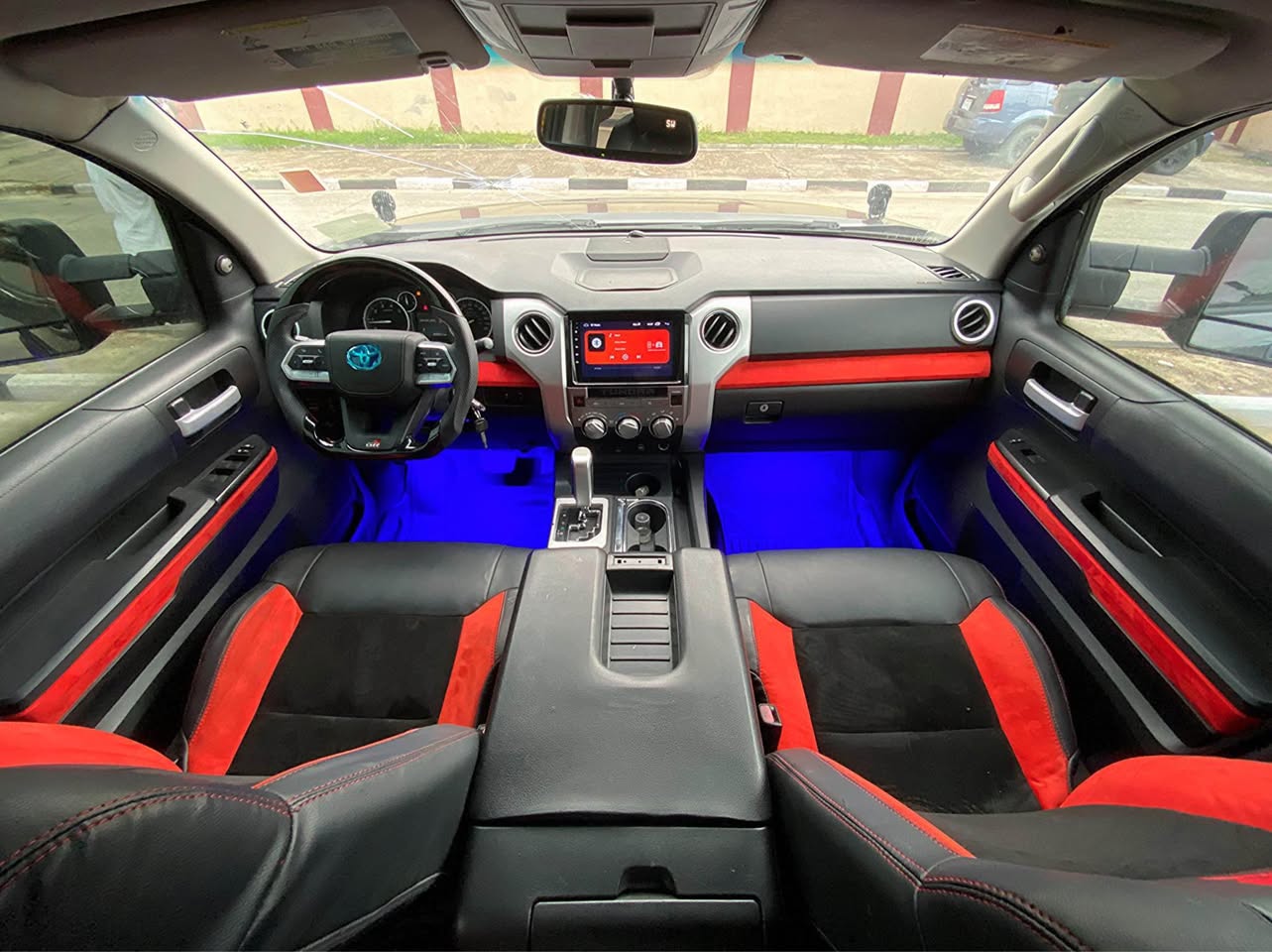 A picture of Toyota Tundra truck
