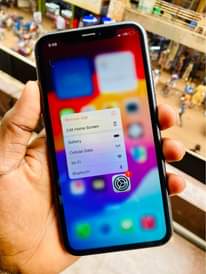 A picture of iPhone XR 64Gb at 560k