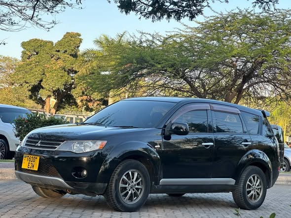 A picture of MITSUBISH OUTLANDER TSH 18 9Mil 0719524698
