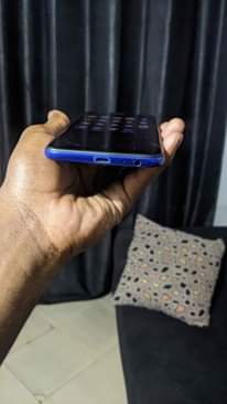 A picture of samsung J4 simu imenyooka inapiga kazi fresh2 kila kiyu kipo