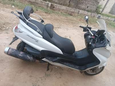 A picture of Yamaha majesty 400cc