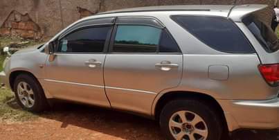 A picture of Toyota harrier 2 2cc 13 5m