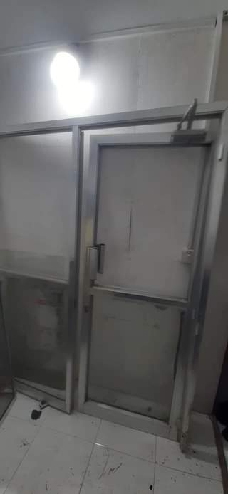 A picture of Mlango wa kioo Aluminium