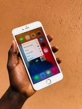 A picture of iPhone 6s Plus at 210k