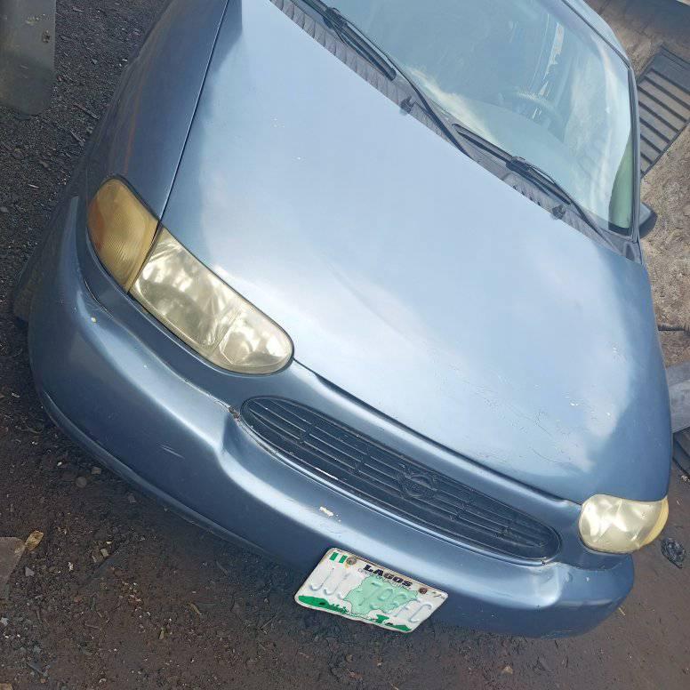 A picture of Nissan Quest