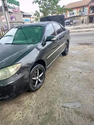 A picture of 2004 Toyota Camry