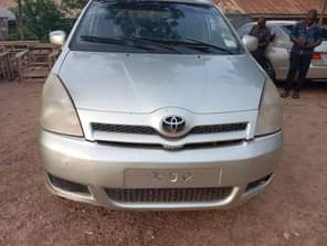 A picture of Toyota verso With good condition First body Buy and use