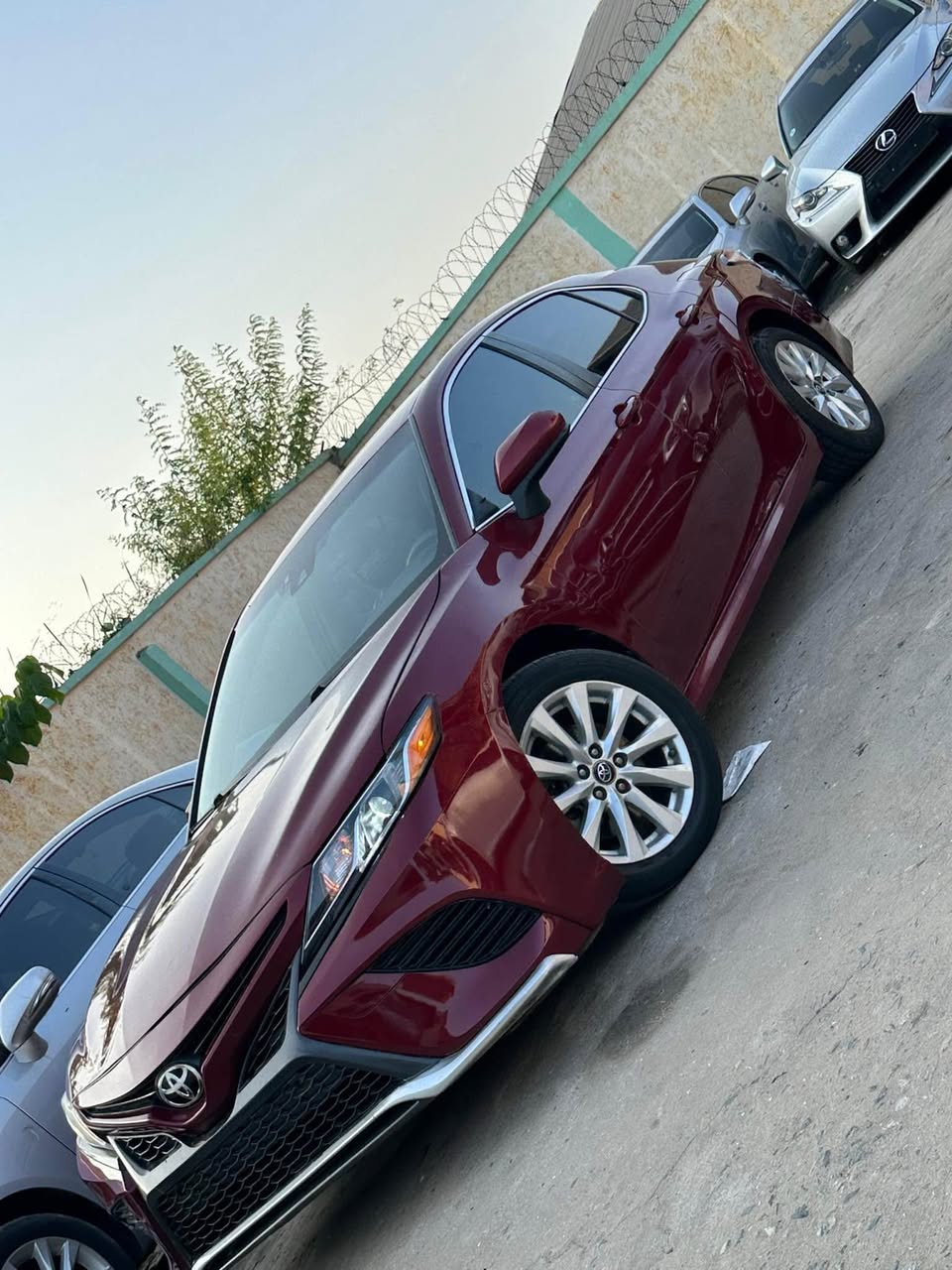 A picture of Toyota Camry 2019 LE