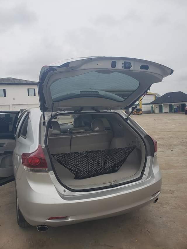A picture of venza 2013 few months registered fullest option