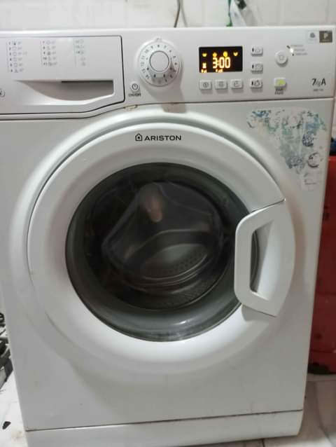 A picture of ARISTON WASHING MACHINE