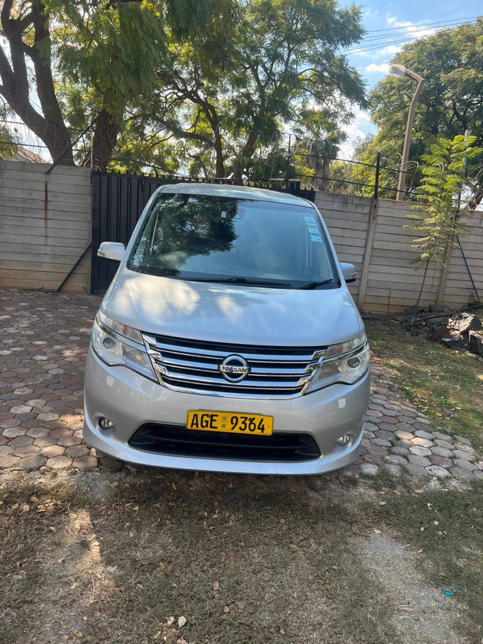 nissan serena