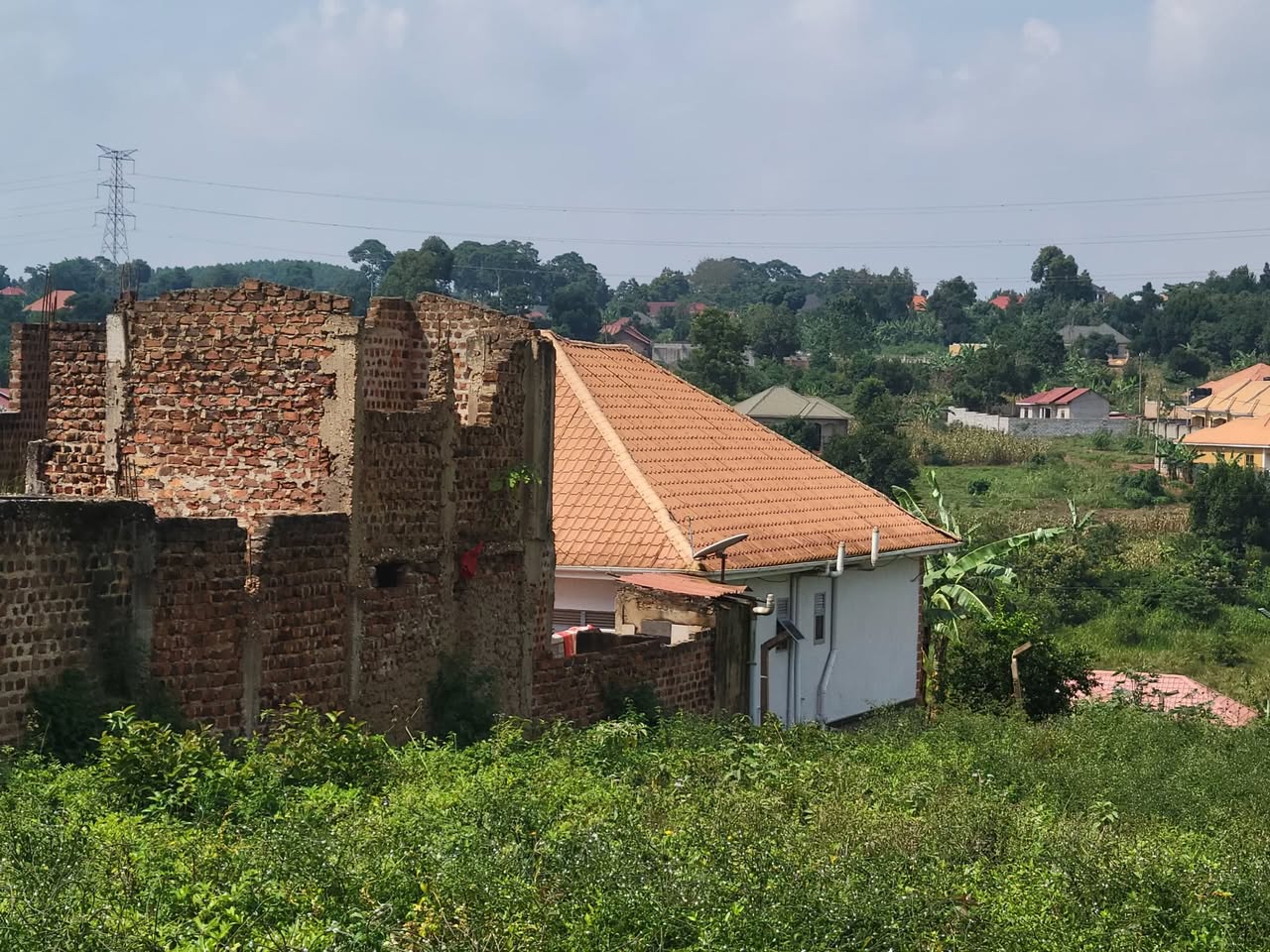A picture of MUKONO SSETA JJOGO NEAR JB S FASHION SCHOOL 100BY50FTS UGX70M