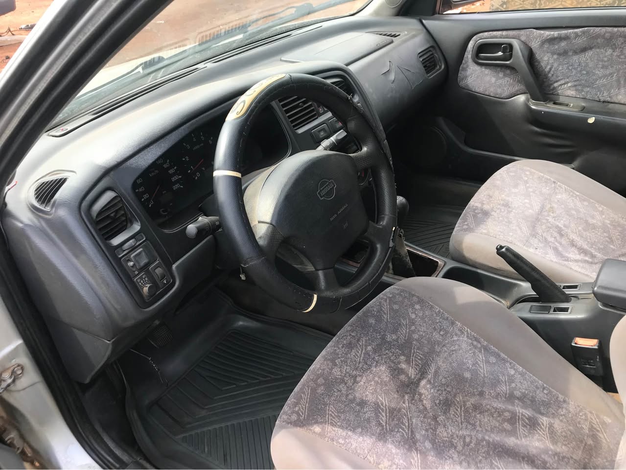 A picture of Nissan Primera lift back