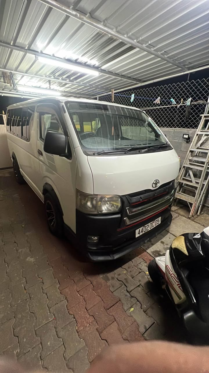 used toyota hiace