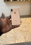 A picture of Iphone XS