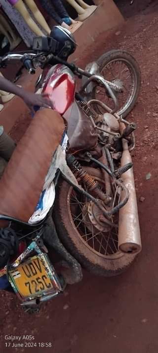 A picture of BAJAJ BOXER 100CC Only body needs a simple repaired but