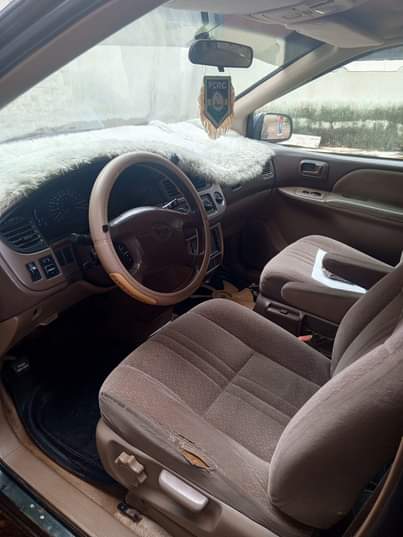 A picture of SMARTUTOS Clean Toyota Sienna Sound Engine Gear untouched Ac Active