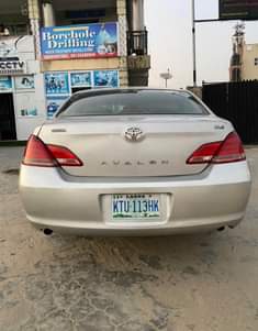 A picture of Toyota avalon