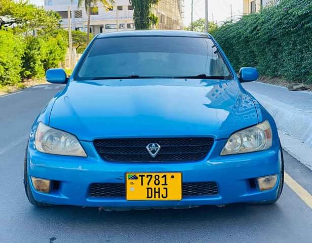 used toyota altezza
