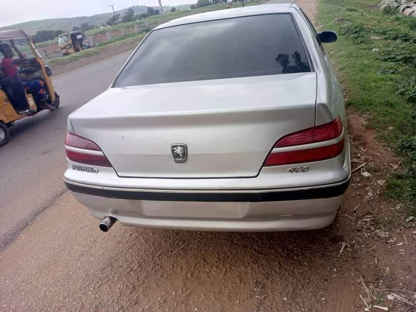 A picture of 2005 peugeo everything working perfectly buy n drive everything working
