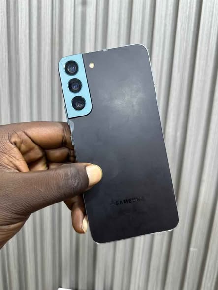 A picture of Samsung galaxy S22 5g