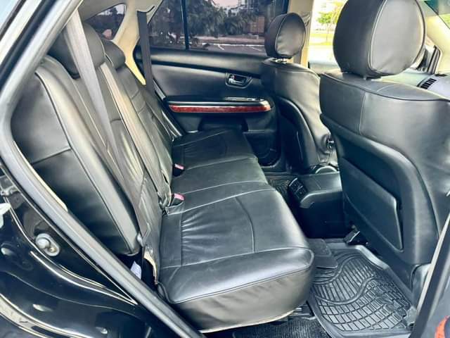 A picture of TOYOTA HARRIER BEI MIL 32.8 tu YEAR 2005 Cc 2360