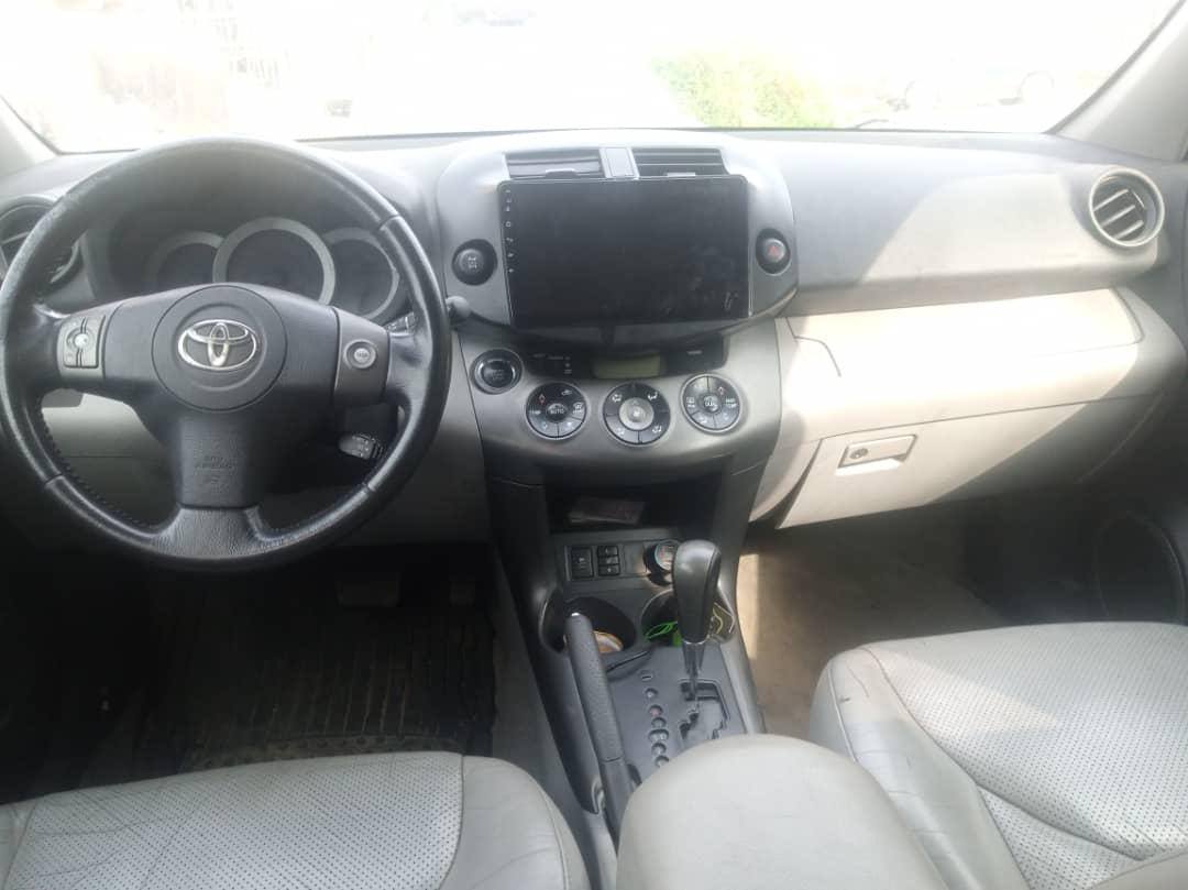A picture of 2012 Toyota Rav4. 4plugs with venza engine.