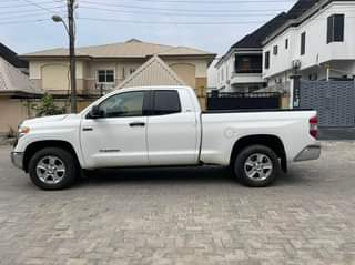 A picture of Toyota tundra 2015