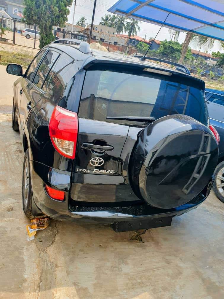 A picture of Toks standard 07 08 Toyota RAV4 Untouched engine and gear