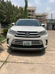 A picture of Toyota Highlander 2017 model The car was bought brand new
