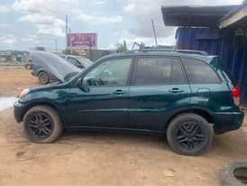 A picture of Neatly used Toyota RAV4 03 04