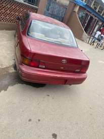 A picture of Toyota Camry orobo 1996