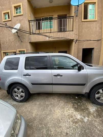 A picture of Honda pilot 2010