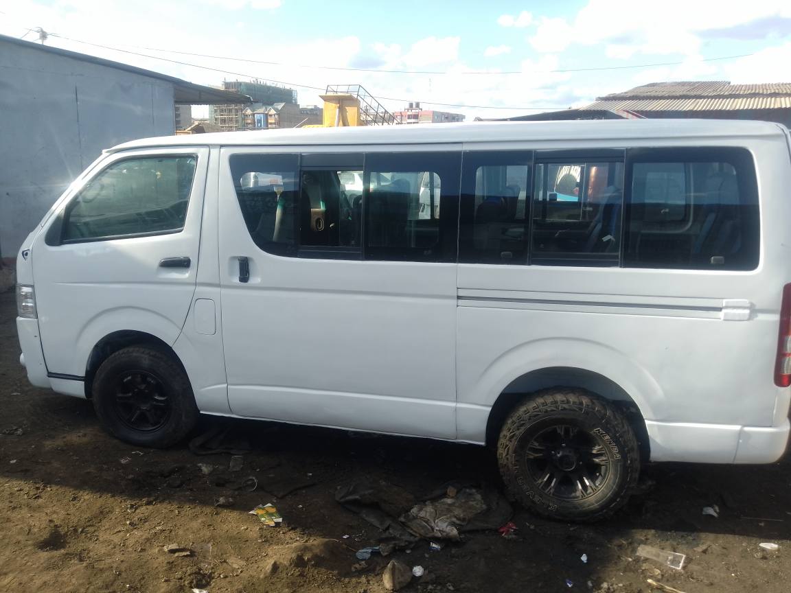 A picture of Toyota 7L automatic diesel 2kd KSH 795 000 fitted slim