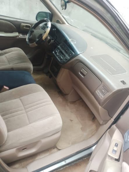 A picture of 2003 Toyota sienna