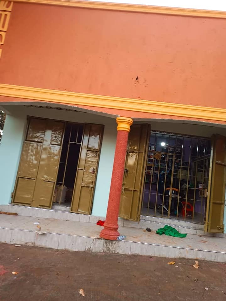 A picture of 45M UGX 2 DOUBLE ROOMED SHOPS FOR SALE 