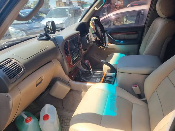 A picture of Land cruiser on sale