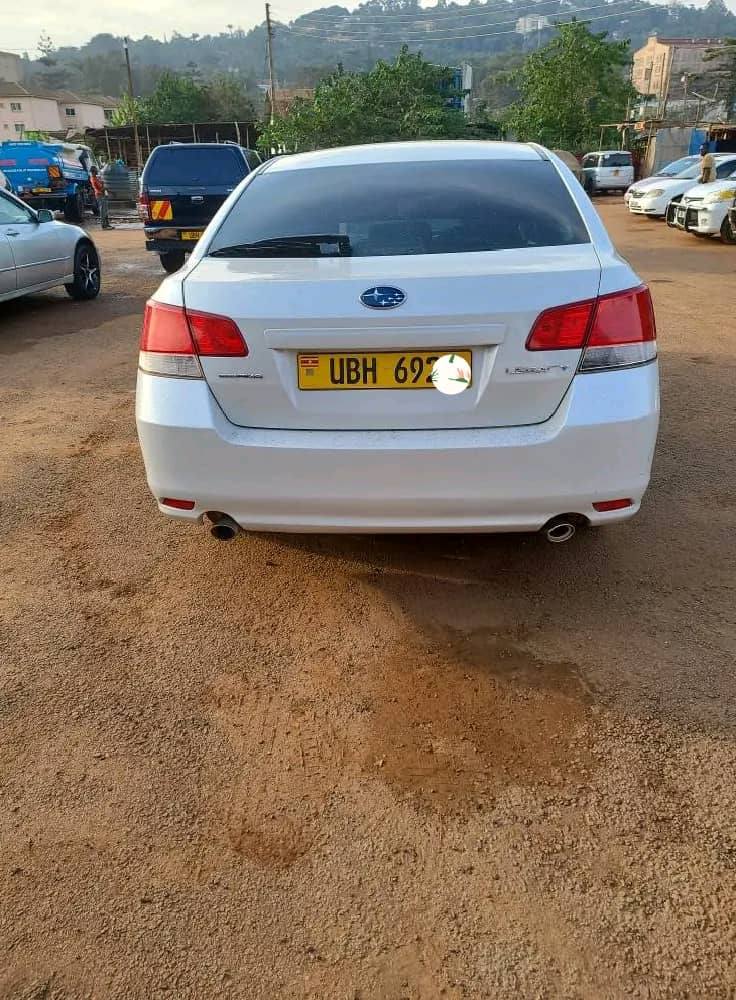 A picture of Subaru legacy b4 18m very good condition money needed