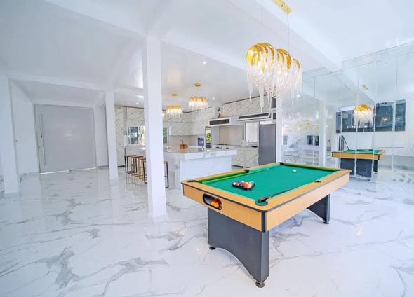 A picture of 5 beds 5 bath House