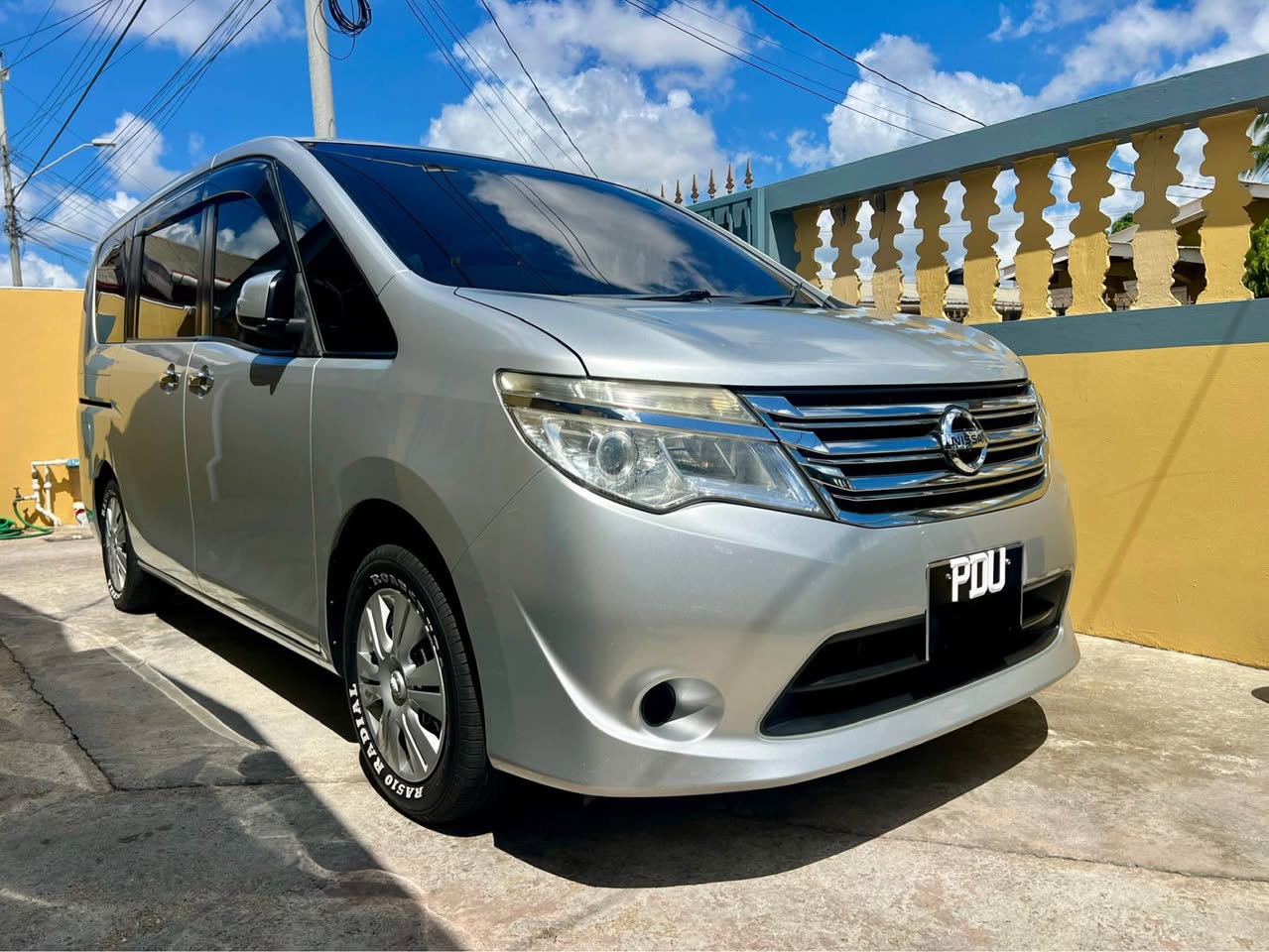 nissan serena