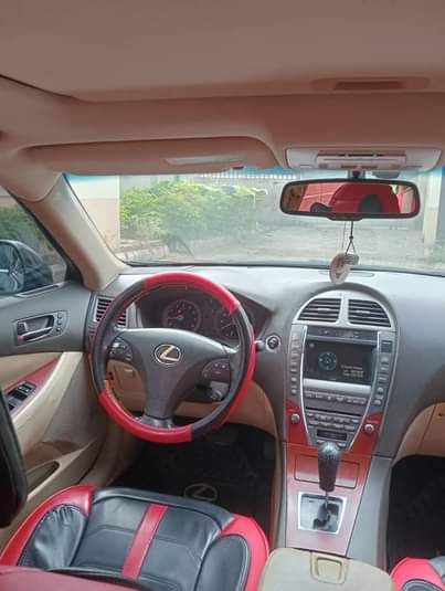 A picture of Lexus ES350