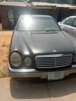 A picture of Manual gear benz E200 for sale engine and gear is