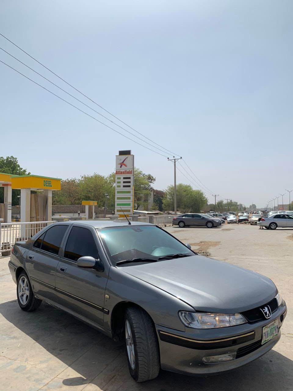 A picture of 406 2004