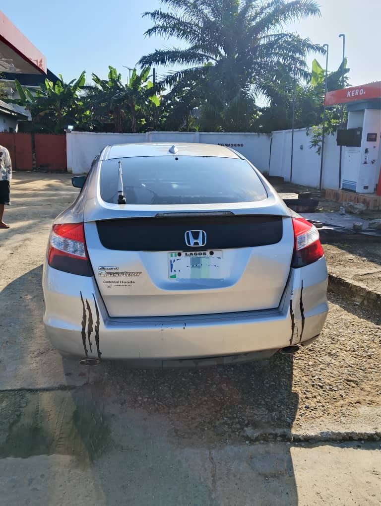 A picture of Honda Crosstour 2010 model