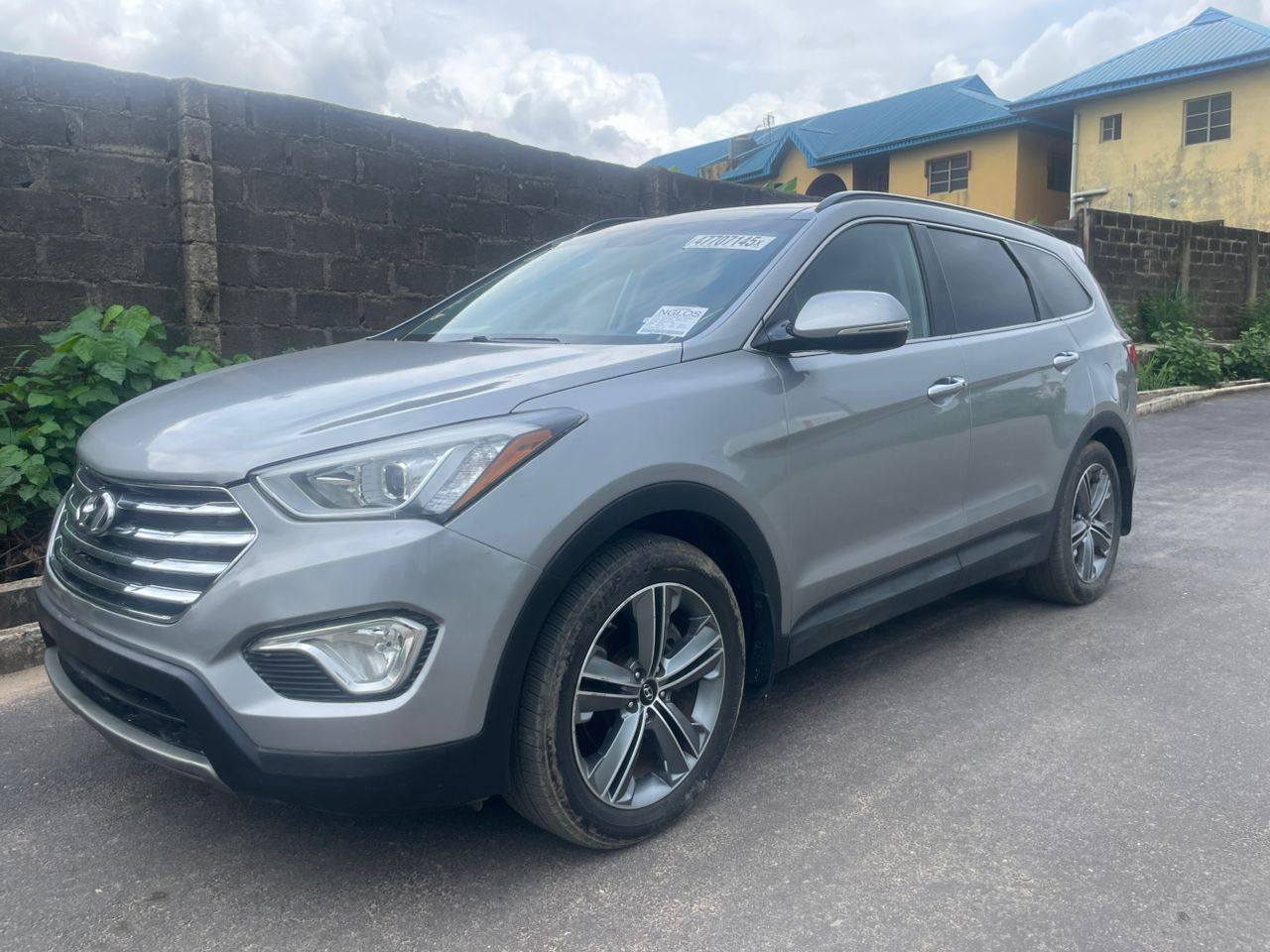 A picture of Hyundai Santa Fe 2015