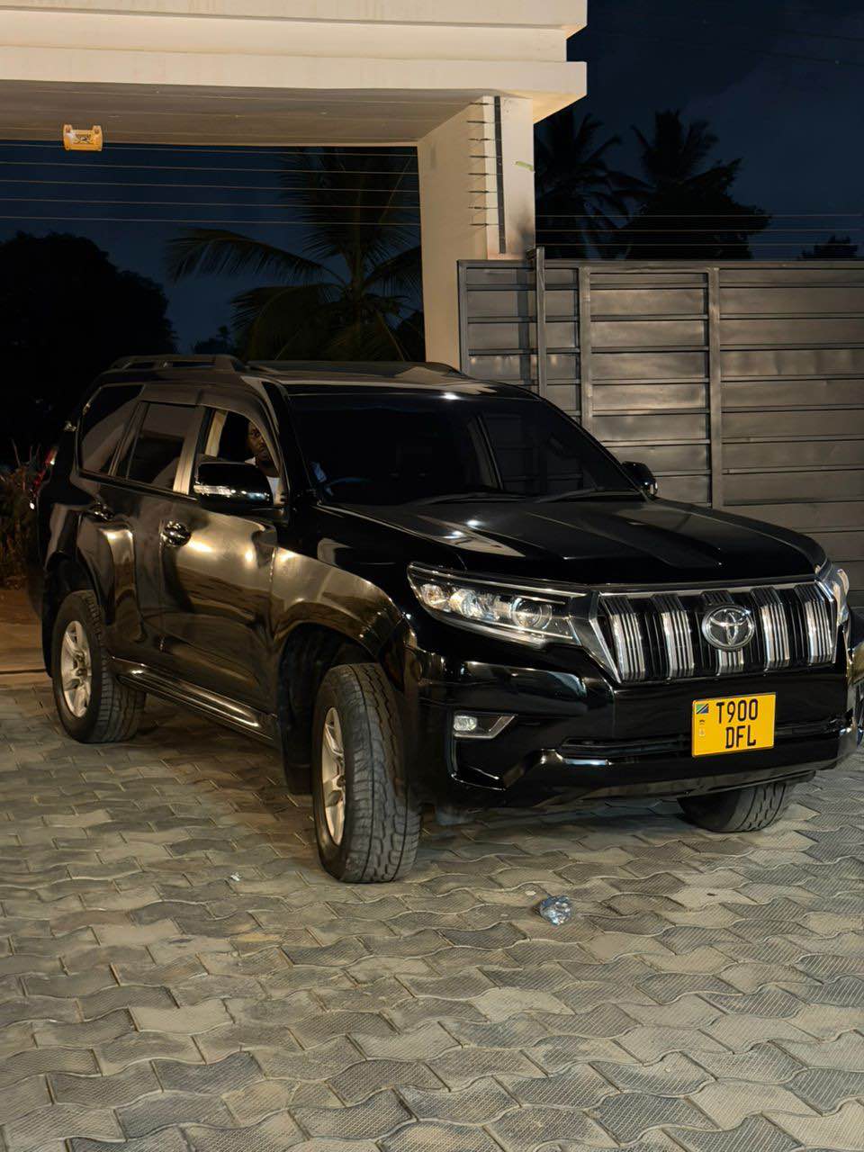 A picture of LAND CRUISER PRADO 150