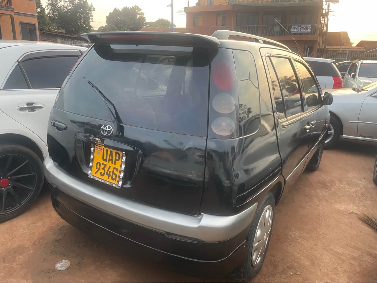 A picture of Toyota raum